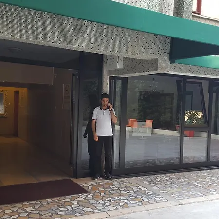 Hotel apartamentowy Kule Apart 2*